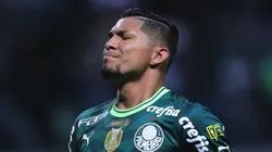 Foto: Divulgação - Rony marca gol com ajuda de Weverton