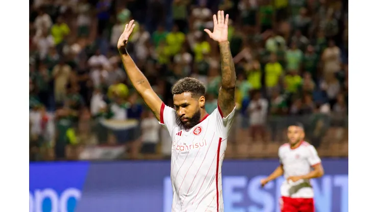 Wesley é um dos quatro pendurados que não receberam cartões.