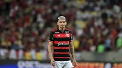 Foto: Thiago Ribeiro/AGIF - Ayrton Lucas não teve atuação aprovada