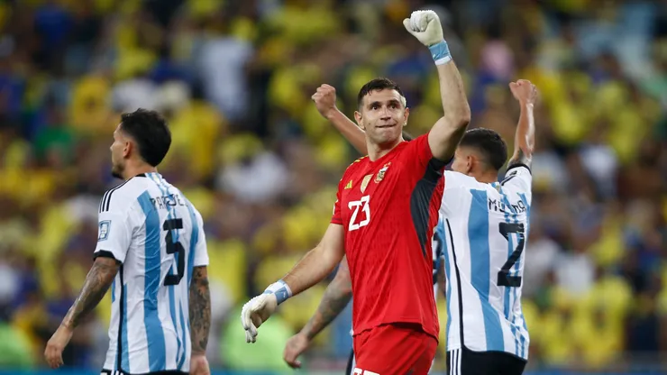 Dibu Martinez: goleiro é uma das referências da geração argentina (Foto: Wagner Meier/Getty Images)