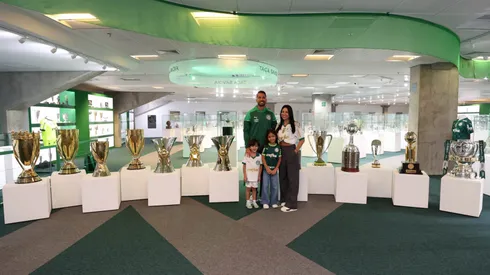 Luan e sua família. Foto: Cesar Greco/ Palmeiras/ Flickr