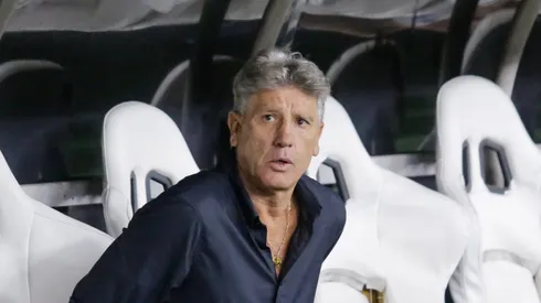 Renato Portaluppi lamentando o resultado no Castelão. Foto: Lucas Emanuel/AGIF