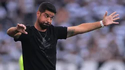 Inter pressiona António Oliveira no Corinthians