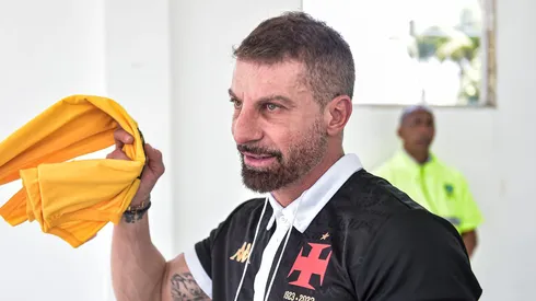 A decisão foi tomada durante a madrugada após retrospecto negativo