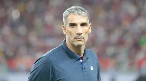 Vojvoda, técnico do Fortaleza, durante partida contra o Vasco no estádio Arena Castelão pela Copa Do Brasil 2024. Foto: Lucas Emanuel/AGIF