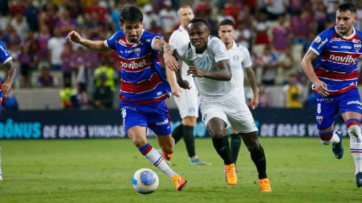 Pedro Augusto jogador do Fortaleza durante partida contra o Gremio no estadio Arena Castelao pelo campeonato Brasileiro A 2024. Foto: Baggio Rodrigues/AGIF