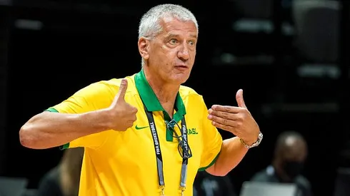 Aleksandar Petrovic cortou três nomes do elenco brasileiro