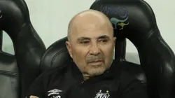 Sampaoli na época que treinou o Peixe. Treinador está livre no mercado.