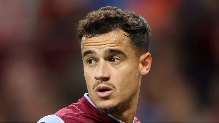Philippe Coutinho durante partida do Aston Villa. Meia foi especulado no Fluzão.