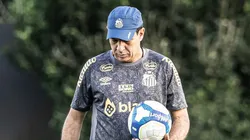 Carille está em xeque, mas tem motivos para voto de confiança - Fotos: Raul Baretta/ Santos FC.