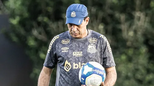 Carille está em xeque, mas tem motivos para voto de confiança – Fotos: Raul Baretta/ Santos FC.