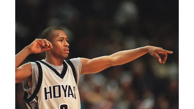 Iverson em ação pelo time do Georgetown Hoyas, na NCAA, em 1995 (Foto: Getty Images)