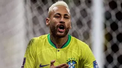 Neymar flerta e fica cada dia mais próximo do Mengão