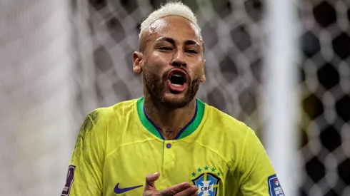 Neymar flerta e fica cada dia mais próximo do Mengão