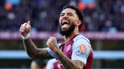 Douglas Luiz em partida do Aston Villa (Foto: Catherine Ivill/Getty Images)