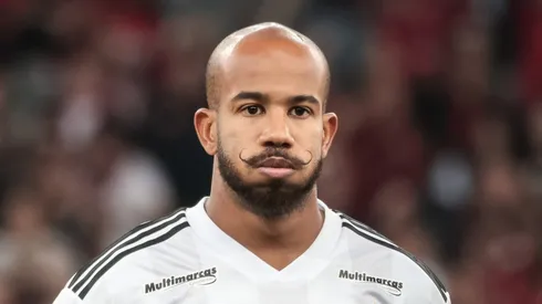 Meio-campista foi uma das contratações mais recentes do Peixe