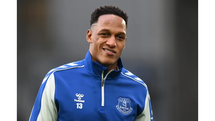 Yerry Mina está em fim de contrato na Itália e pode virar reforço do Cruzeiro na janela