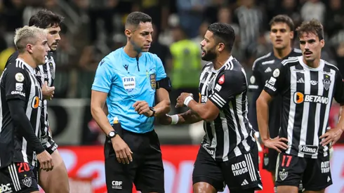 Momento da confusão e expulsão de Hulk