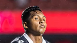 Morelos durante jogo contra o São Paulo. Atacante não deve mais jogar pelo Peixe.