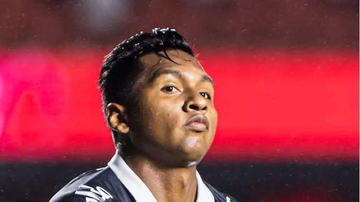 Morelos durante jogo contra o São Paulo. Atacante não deve mais jogar pelo Peixe.
