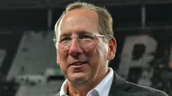 John Textor, presidente da SAF do Botafogo, durante partida contra o Atlético-GO no estádio Engenhão pelo Brasileirão Série A 2024. Foto: Thiago Ribeiro/AGIF