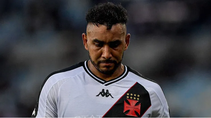 Payet, meia do Vasco, durante partida contra o Nova Iguacu no estádio Maracanã pelo Campeonato Carioca 2024. Foto: Thiago Ribeiro/AGIF