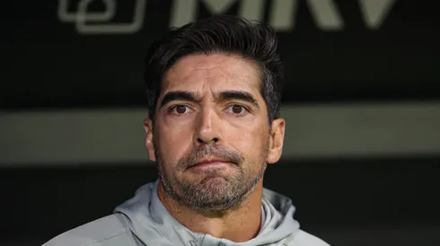 Abel Ferreira durante partida de ontem. Treinador faz elogios ao Galo.