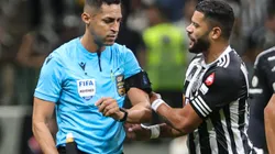 O atacante Hulk foi expulso pelo árbitro diante do Palmeiras.