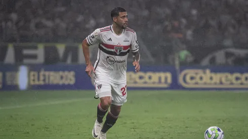 Meio-campista retornou no clássico com o Corinthians