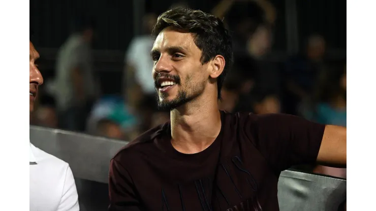 Foto: Divulgação/Instagram - Rodrigo Caio está liberado para jogar no Grêmio
