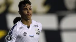 Kaio Jorge foi revelado pelo Santos