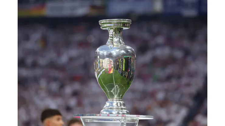 Taça da Euro 2024. (Foto de Alexander Hassenstein/Getty Images)