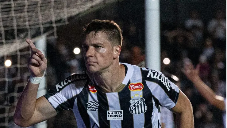 Julio Furch durante partida contra o Operário. Camisa 9 deve ser titular na quarta-feira (19).
