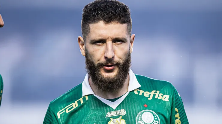 Cruzeiro pode tomar chapéu por Zé Rafael.