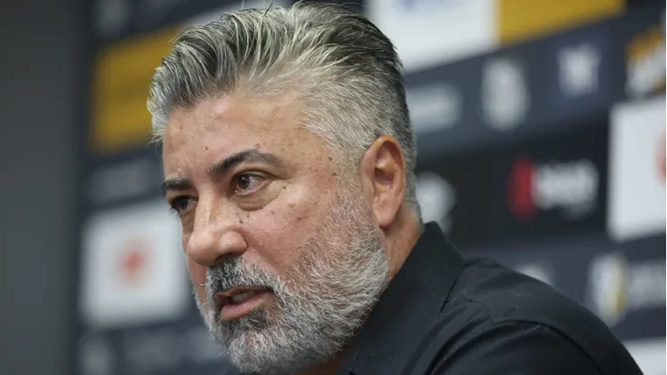 Santos também pode demitir Gallo.