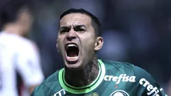Dudu durante partida do Brasileirão. Atacante vive novela no mercado da bola.