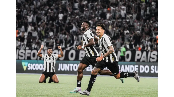 Duelo entre o G-4 coloca Botafogo e Athletico-PR frente a frente.
