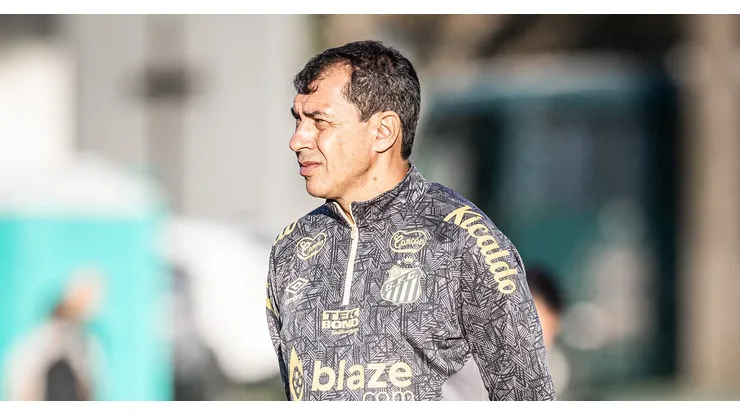 A pressão sobre Carille aumentou, mas um único motivo o segura na Vila