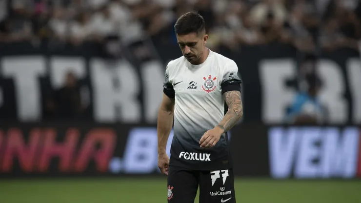 Jogador do Corinthians deixa o campo apos partida contra o Sao Paulo no estadio Arena Corinthians pelo campeonato Brasileiro A 2024. Foto: Anderson Romao/AGIF