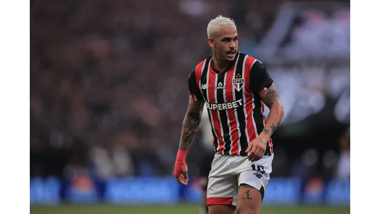 Luciano em ação na partida entre Corinthians x São Paulo - Foto: AGIF