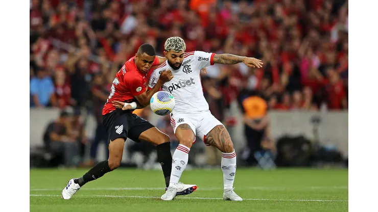 Gabriel Barbosa do Flamengo, durante partida contra Athletico-PR. (Foto de Heuler Andrey/Getty Images)