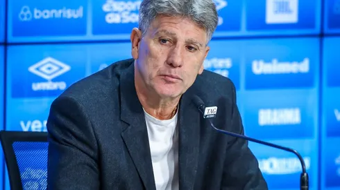 Renato se irritou em vários momentos da coletiva pós-derrota contra Botafogo, em especial pelo jogo ser no ES - Foto: Lucas Uebel/Grêmio