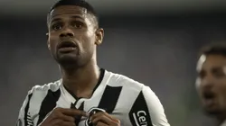 Júnior Santos comemorando gol em partida da Libertadores da América entre Botafogo x LDU