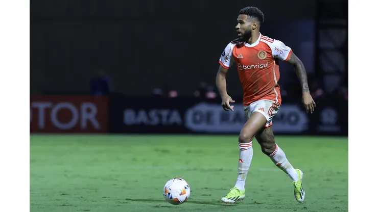 Wesley reclamou da arbitragem no Barradão.
