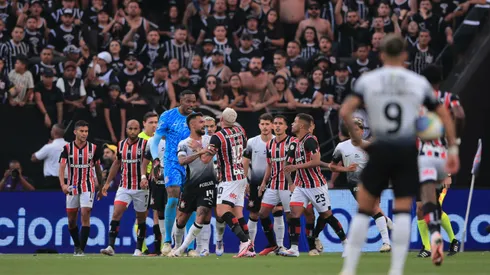 Carlos Miguel durante a confusão entre corintianos e são-paulinos.
