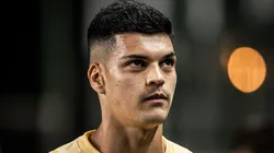 Gabriel Brazão assumiu a condição de titular no Santos após lesão de João Paulo, mas Gallo quer novo goleiro no elenco