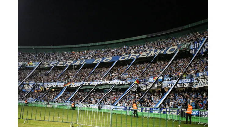 Torcida do Grêmio lotou o Couto Pereira na Libertadores.