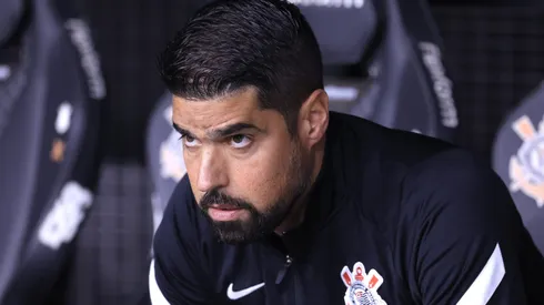 António Oliveira durante partida entre Corinthians e Botafogo, na Neo Química Arena, pelo Campeonato Brasileiro, no dia 01/06/2024.