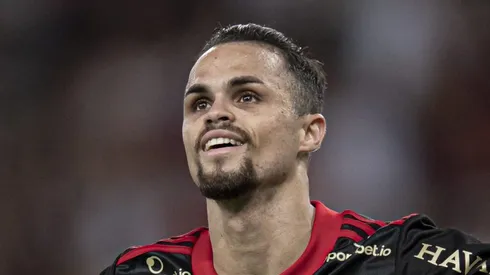 Michael durante partida pelo Mengão em 2021. Atacante tem futuro indefinido no mercado.