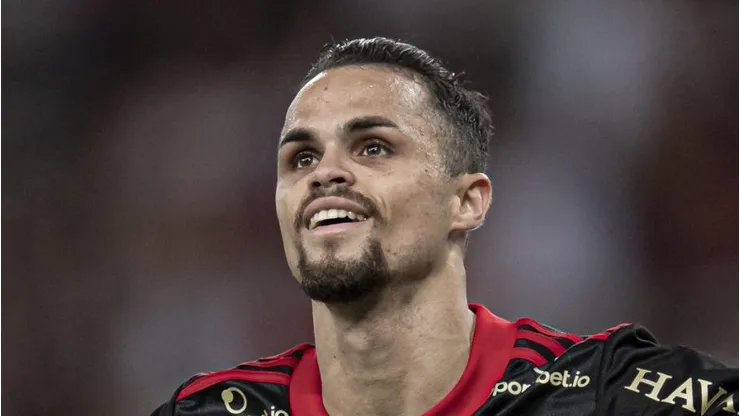 Michael durante partida pelo Mengão em 2021. Atacante tem futuro indefinido no mercado.
